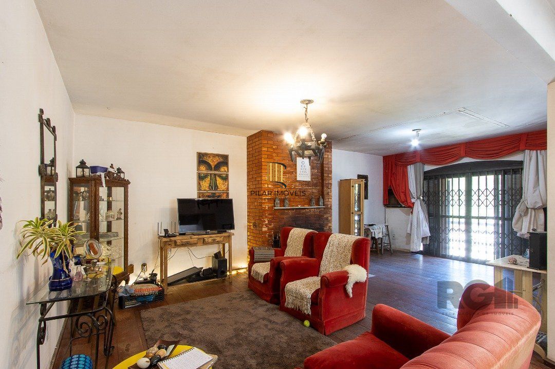 Casa para Venda - 572m², 5 dormitórios, sendo 1 suites, Cavalhada