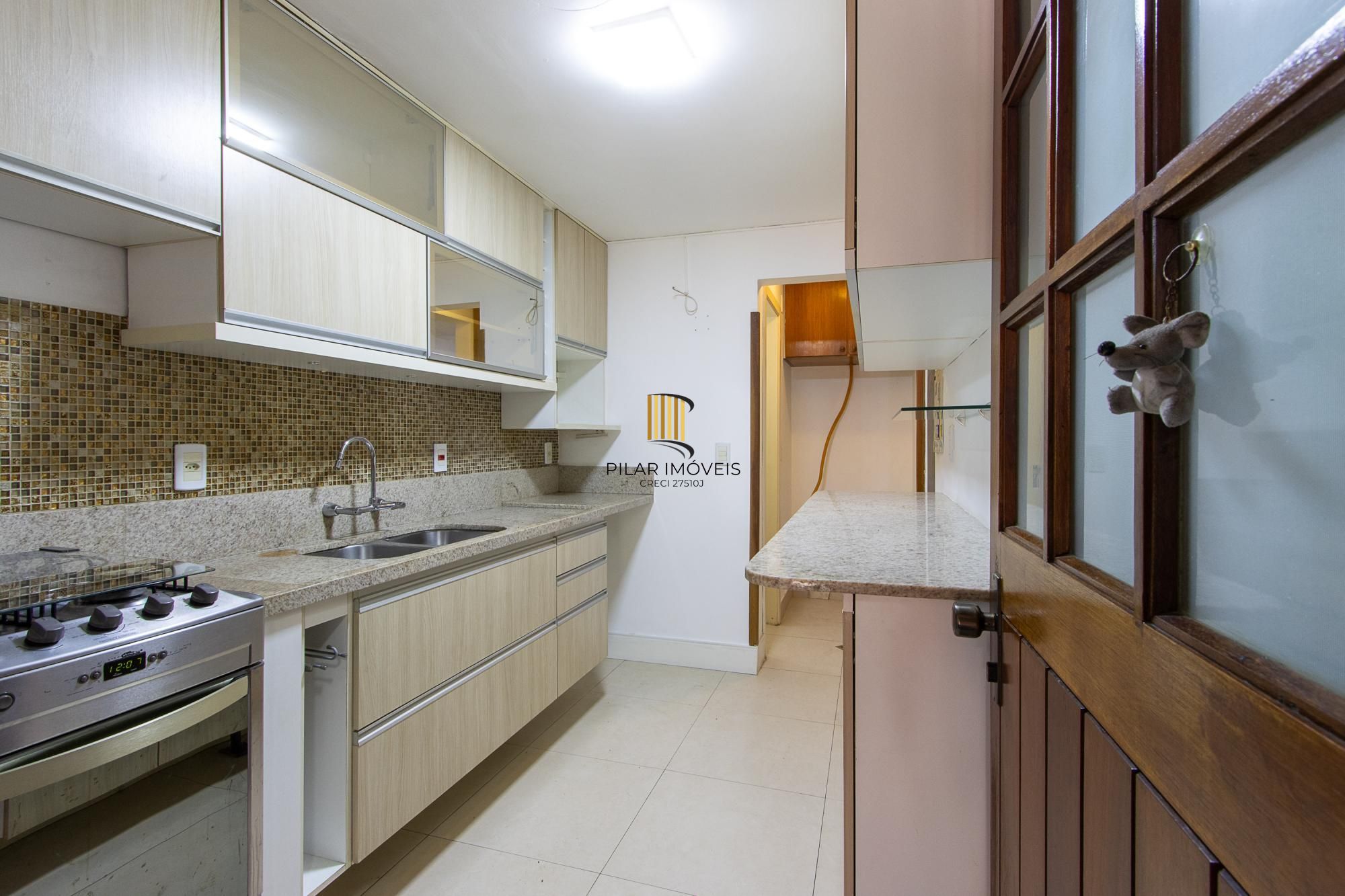 Casa em condomínio, 2 dormitórios, 1 vaga escriturada - Bairro Cavalhada