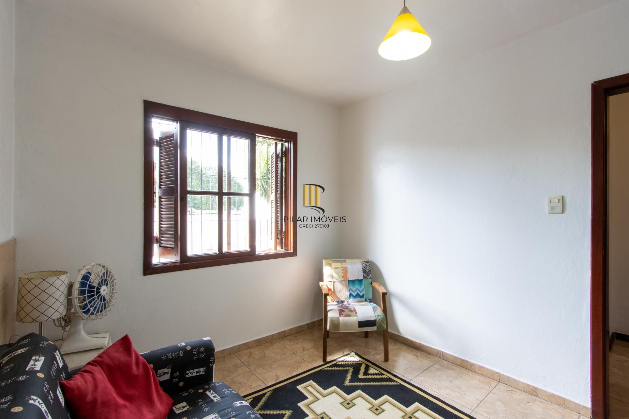 Casa em Vila Nova, Porto Alegre! Com 160m² de área privativa e um total de 899m²