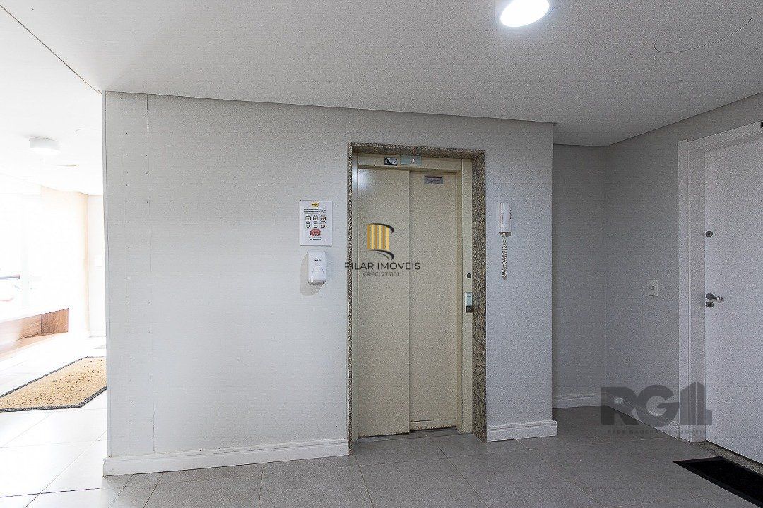 Apartamento 2 quartos, 1 vaga escritura, elevador - Bairro Cristal
