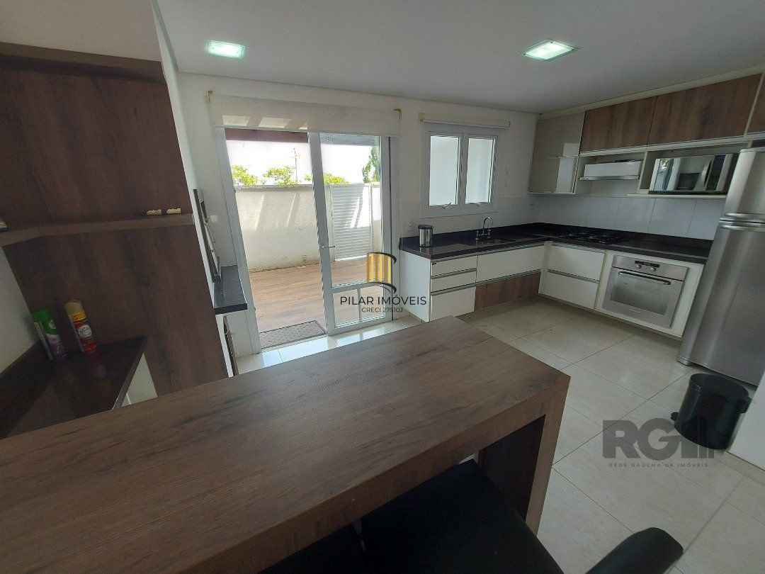 Casa em Condomínio Fechado com 3 quartos e 150m² privativos