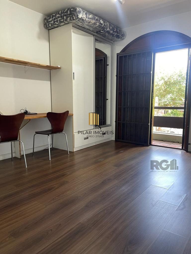Casa 5 dormitórios no bairro Nonoai