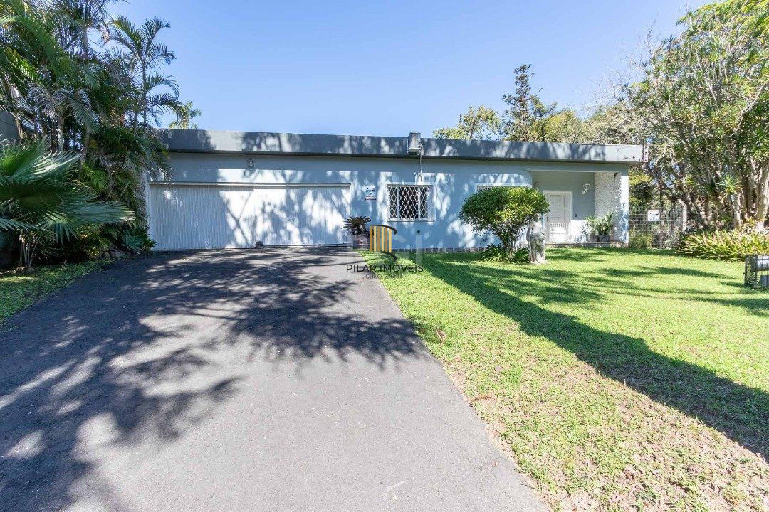 Casa para Venda - 250m², 3 dormitórios, sendo 1 suites, 3 vagas - Tristeza