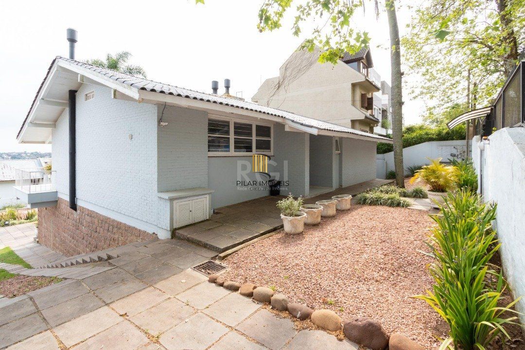 Casa para Venda - 312m², 5 dormitórios, sendo 3 suites, 6 vagas - Vila Conceição