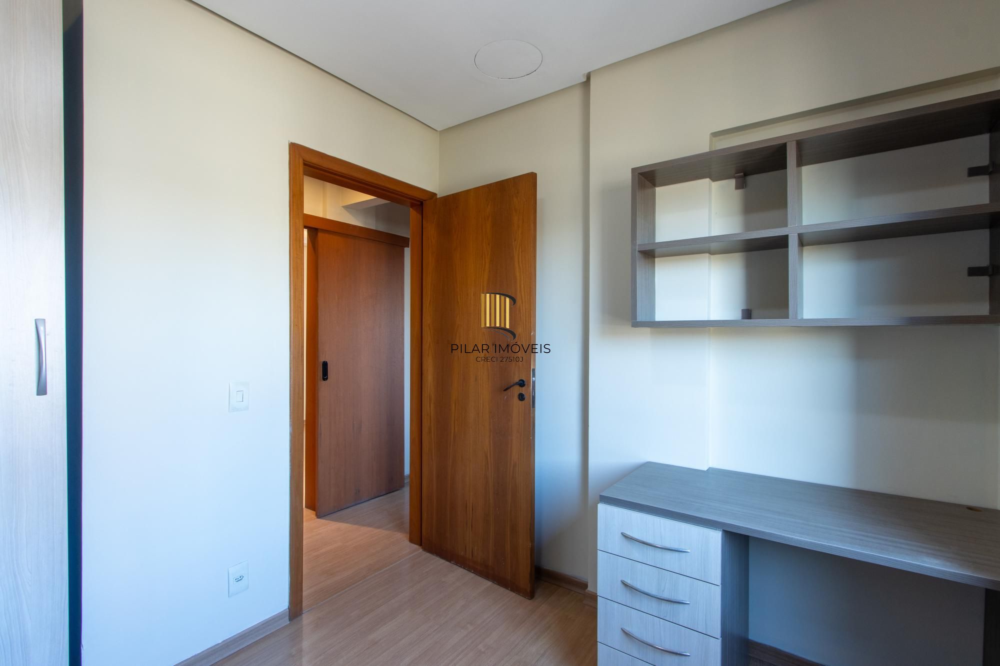 COBERTURA 2 QUARTOS, 2 VAGAS INDIVIDUAIS ESCRITURADAS, ELEVADOR - BAIRRO SANTO ANTONIO