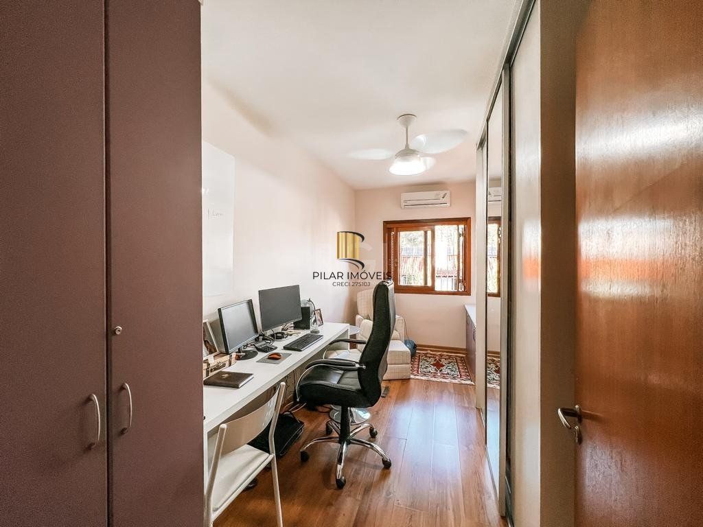 Excelente casa a venda no bairro Tristeza, para o lado do Rio!