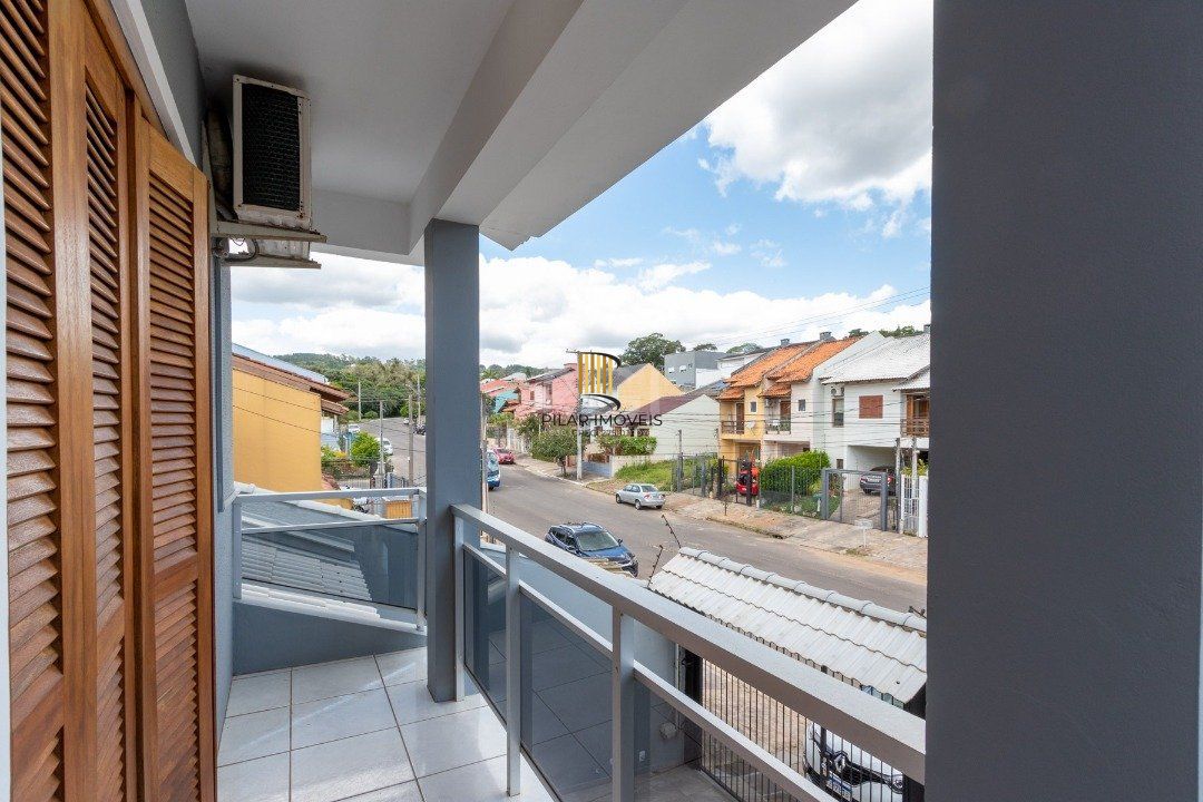 Casa para Venda - 247m², 3 dormitórios, sendo 1 suites, 4 vagas - Vila Nova