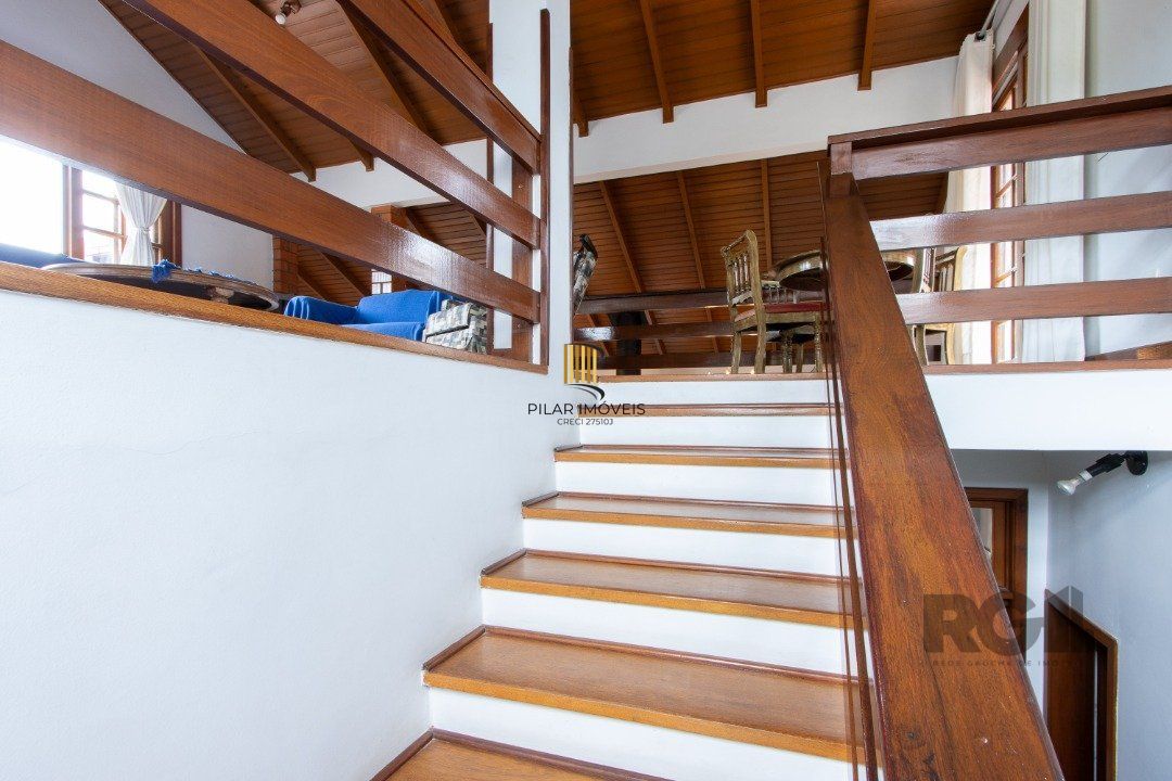 Casa para Venda - 440m², 3 dormitórios, sendo 1 suites, 2 vagas - Santa Tereza