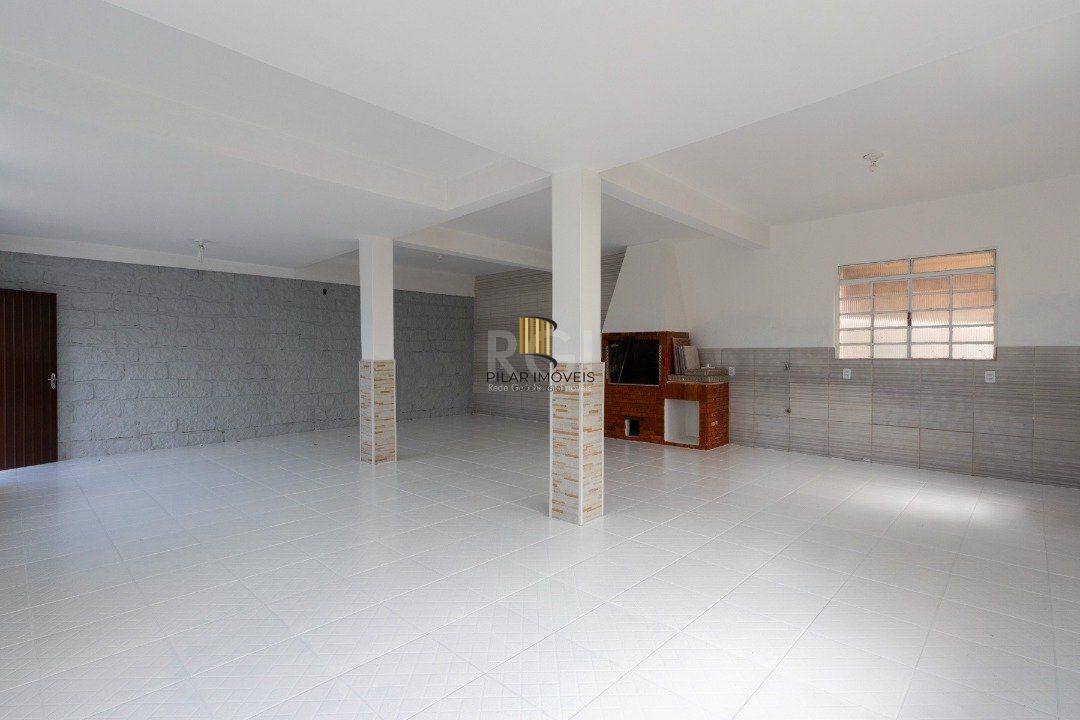 Casa para Venda - 454.7m², 5 dormitórios, sendo 1 suites, 8 vagas - Teresópolis