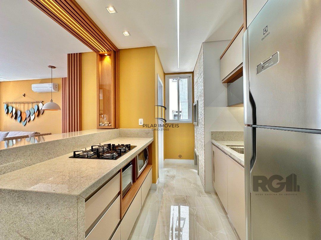 APARTAMENTO À VENDA COM SACADA DE FRENTE