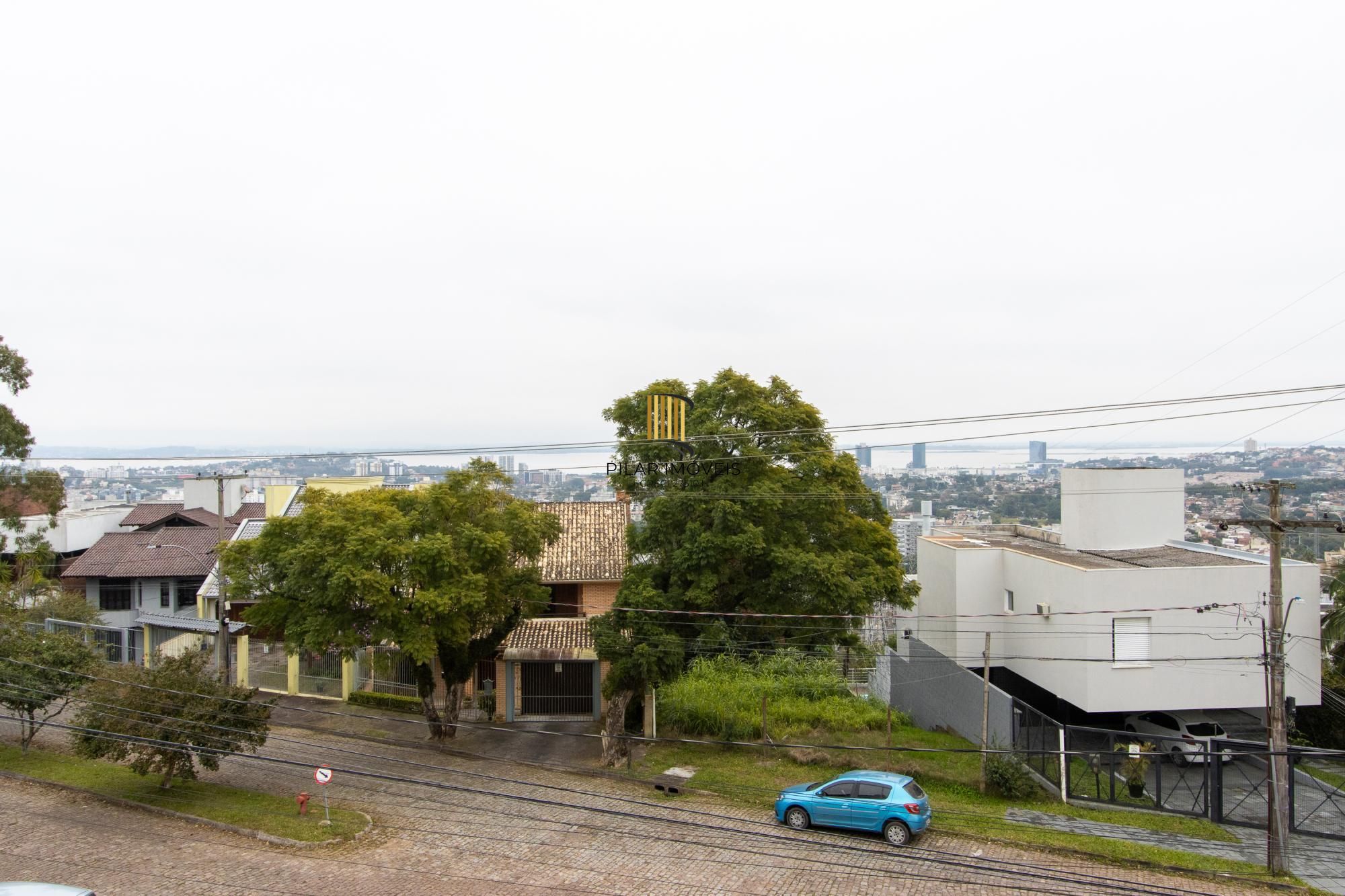 Casa para Venda - 470m², 3 dormitórios, sendo 1 suites, 6 vagas - Nonoai