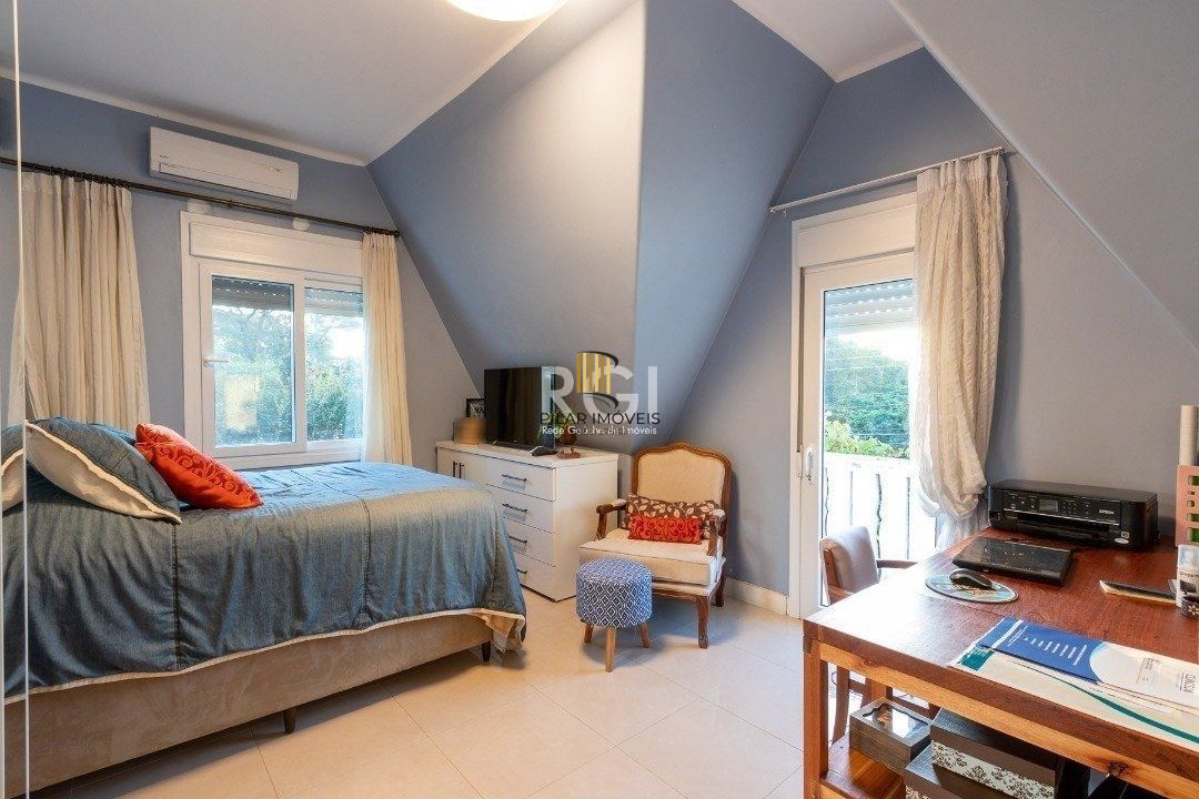 Casa para Venda - 200m², 3 dormitórios, sendo 1 suites, 2 vagas - Vila Assunção