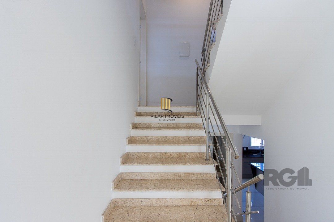 Casa 4 dormitórios no bairro Nonoai