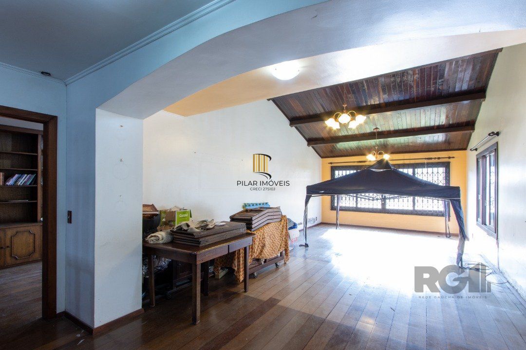 Casa para Venda - 72.6m², 4 dormitórios, sendo 1 suites, 6 vagas - Camaquã