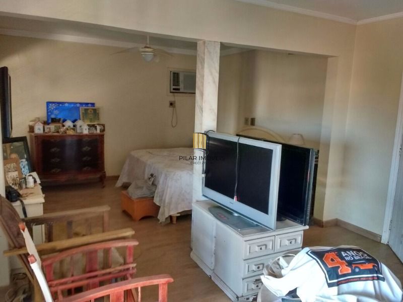 Casa para Venda - 350m², 3 dormitórios, 4 vagas - Vila Assunção