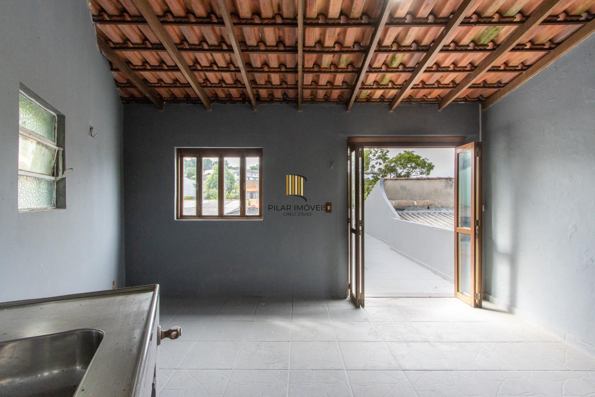 Casa para Venda - 235m², 2 dormitórios, 4 vagas - Cavalhada