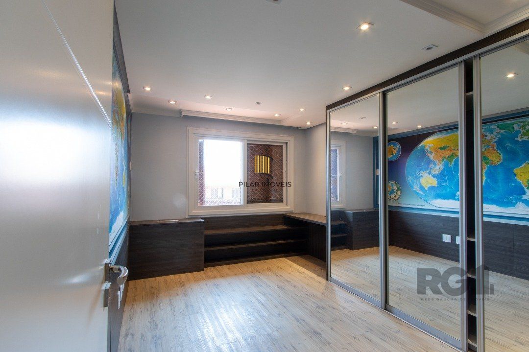 Casa Condominio para Venda - 384.33m², 3 dormitórios, sendo 1 suites, 3 vagas - Cristal