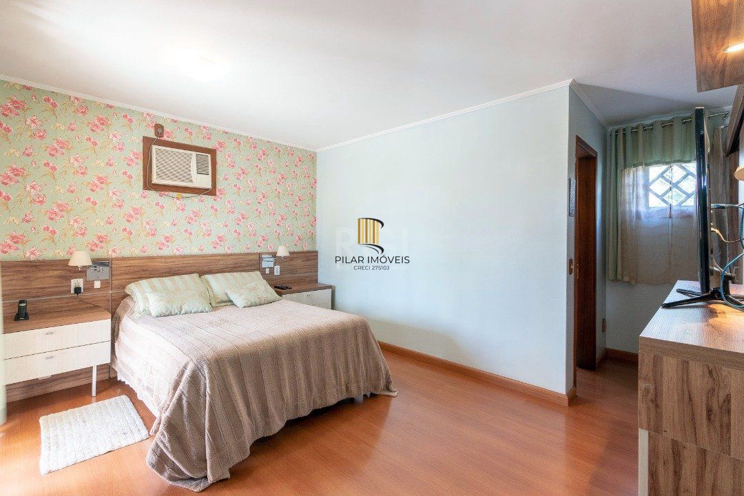 Casa para Venda - 451.63m², 5 dormitórios, sendo 1 suites, 4 vagas - Cristal