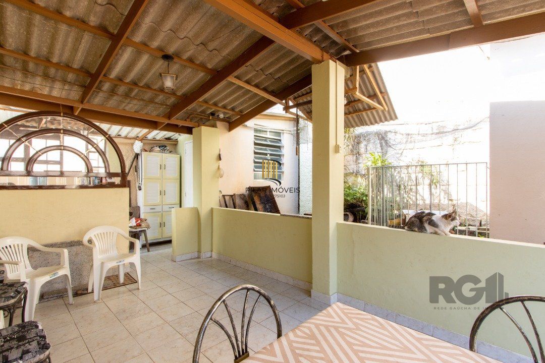 Casa em condomínio aberto, 3 quartos, edicula com 1 quarto - Bairro Santa Tereza