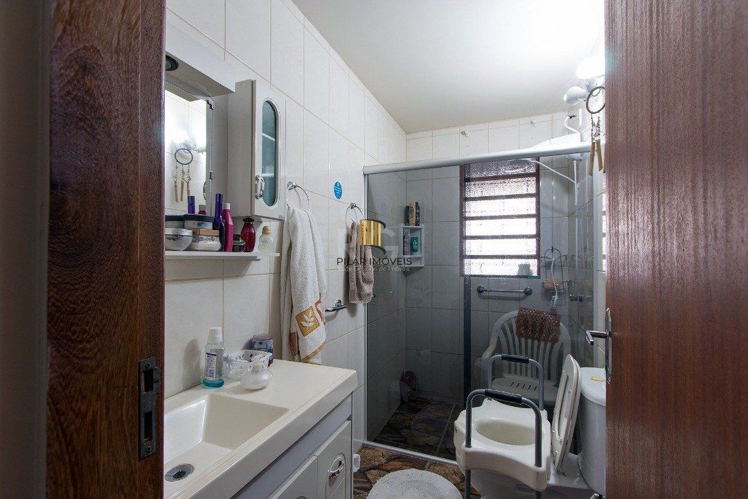 Casa para Venda - 229.18m², 4 dormitórios, sendo 4 suites, 5 vagas - Cavalhada