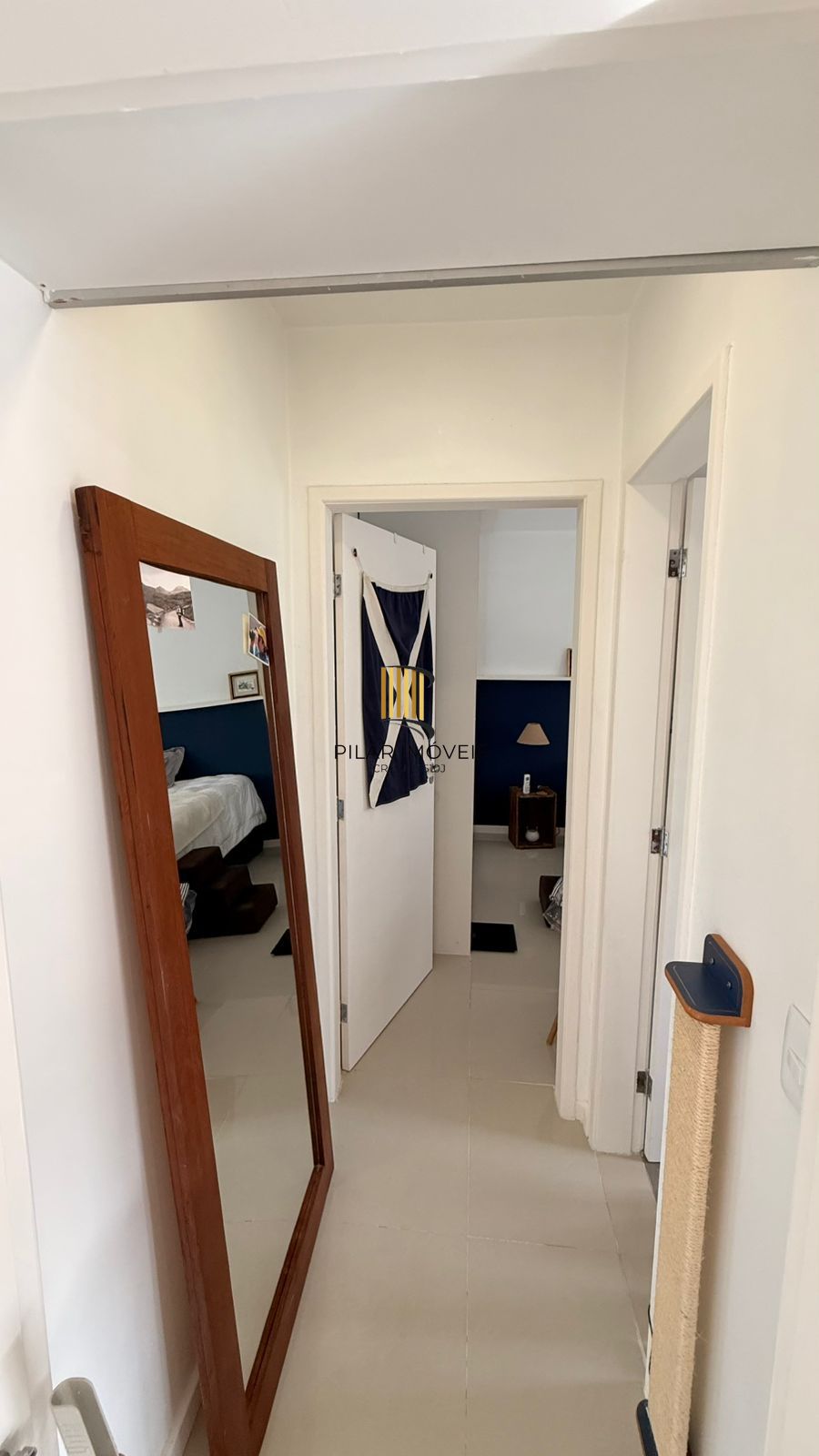 Apartamento reformando, 1 quarto, vaga coberta escriturada - Bairro Camaquã