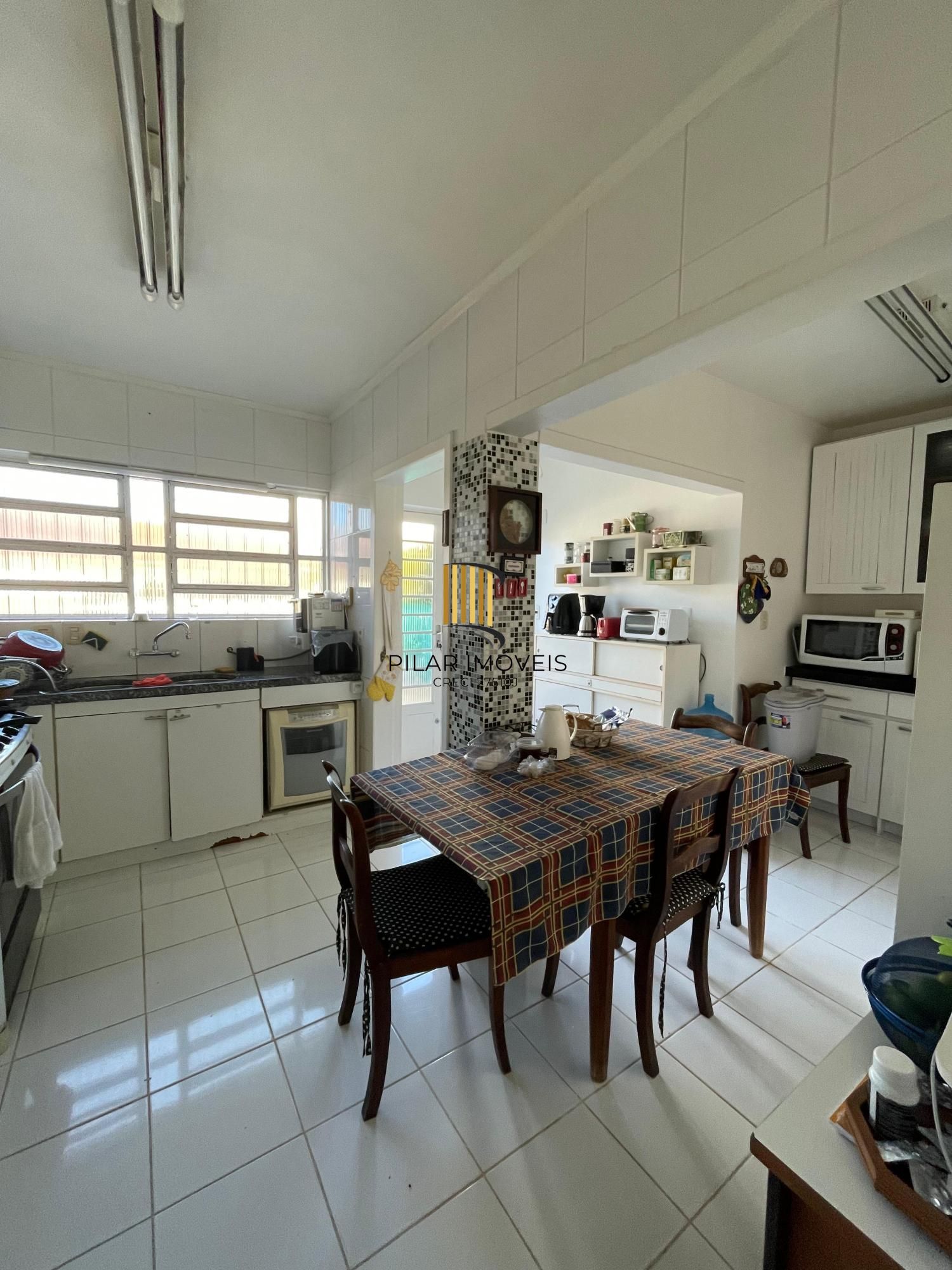 Casa para Venda - 325,72m², 4 dormitórios, sendo 1suites, 4 vagas - Jardim Isabel