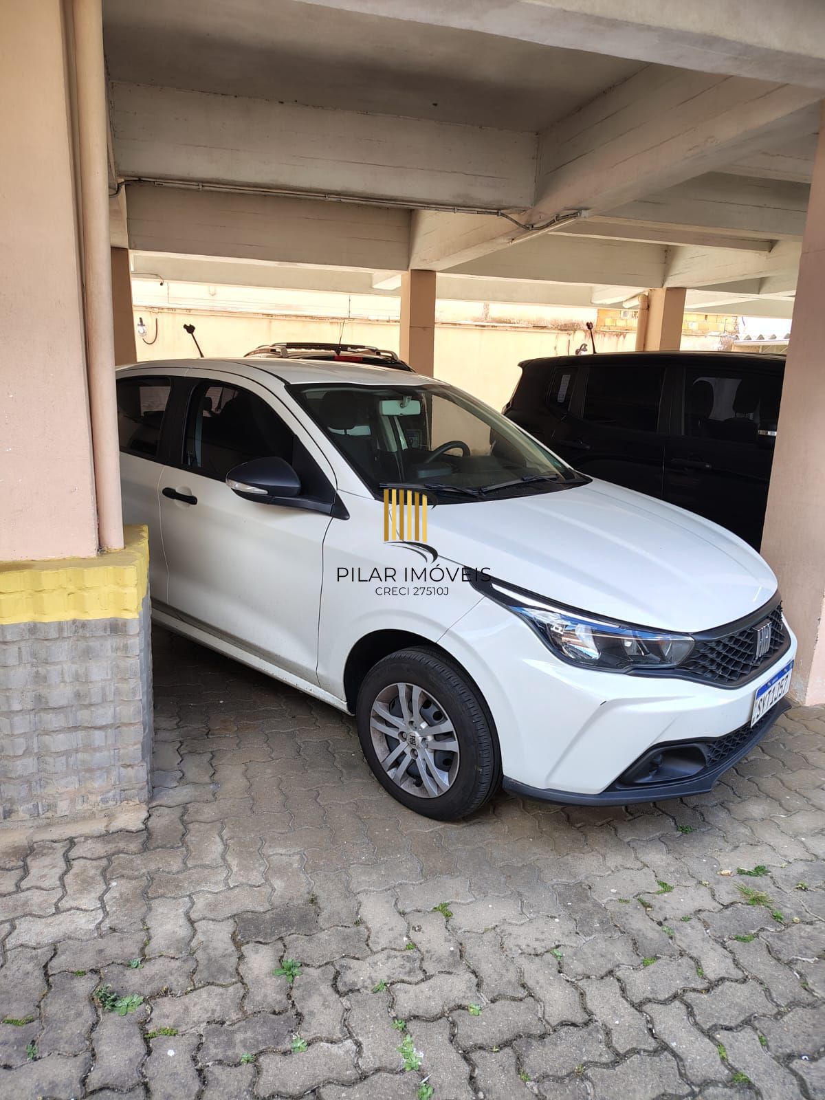 Apartamento de 2 dormitórios, 2 banheiros e 1 vaga no bairro Cristal.