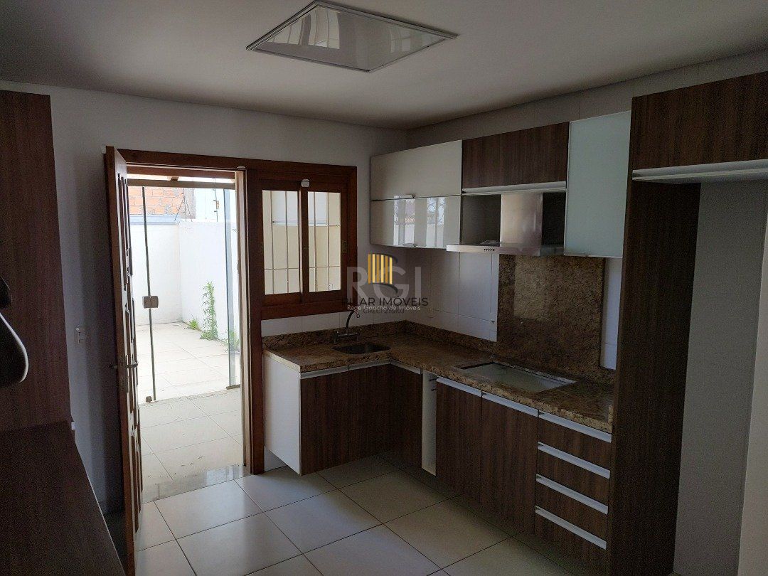 Casa para Venda - 84.2m², 3 dormitórios, sendo 3 suites, 1 vaga - Hípica