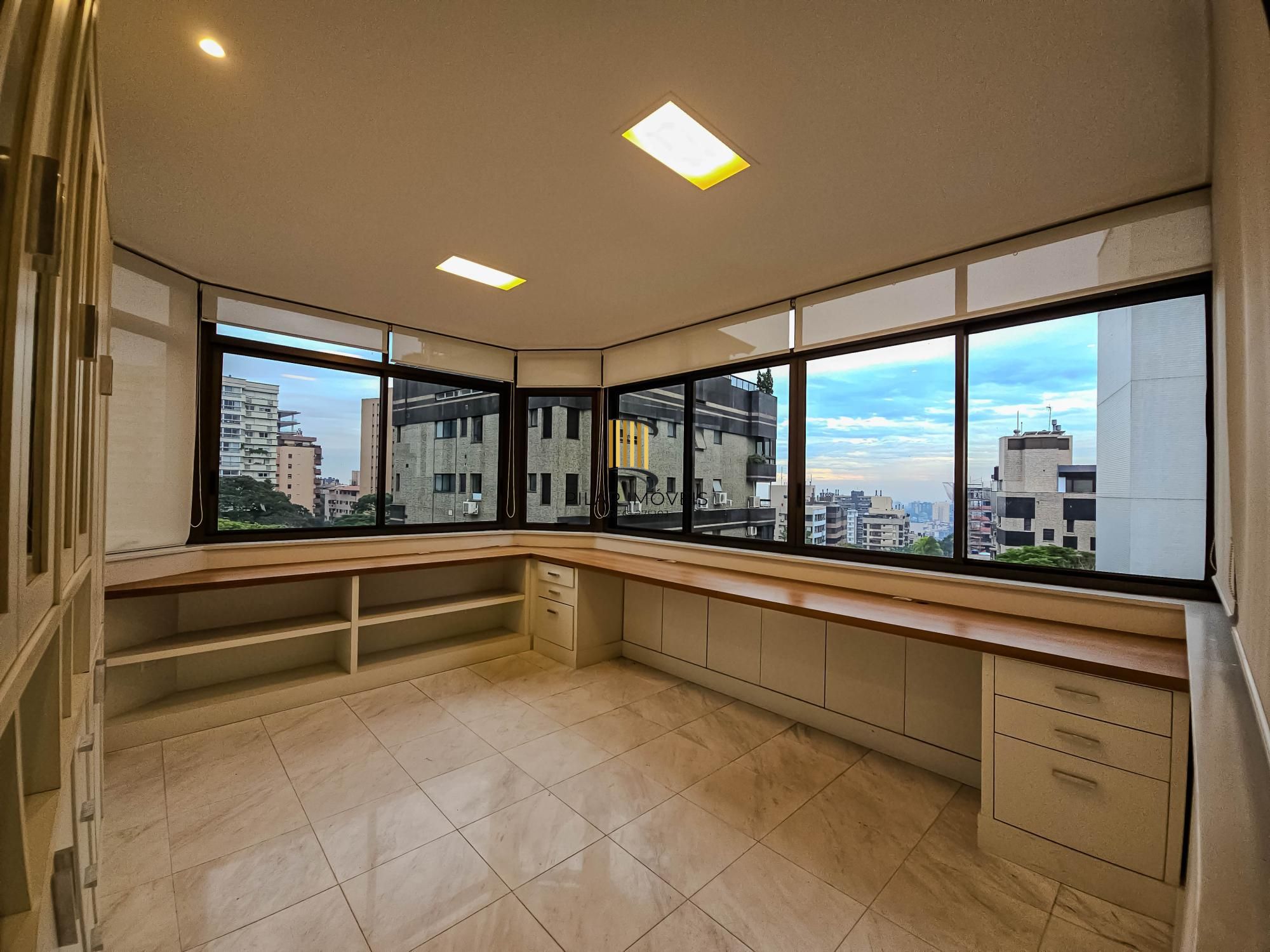 Cobertura 4 dormitórios no bairro Auxiliadora
