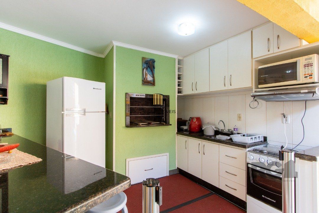 Casa para Venda - 254m², 4 dormitórios, sendo 3 suites, 5 vagas - Espirito Santo