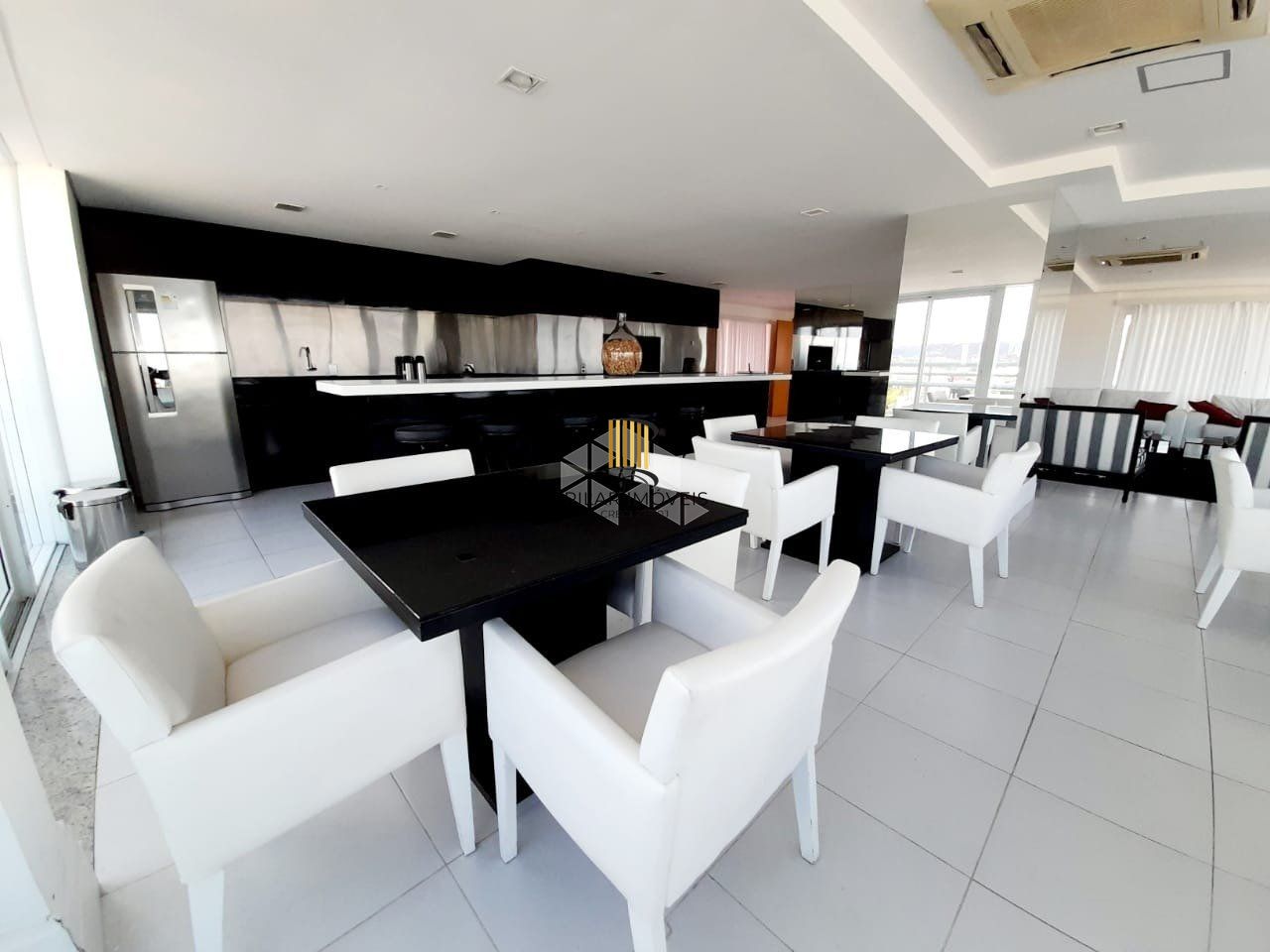 Loft a venda 1 dormitório mobiliado com 1 vaga de garagem / Lima e Silva