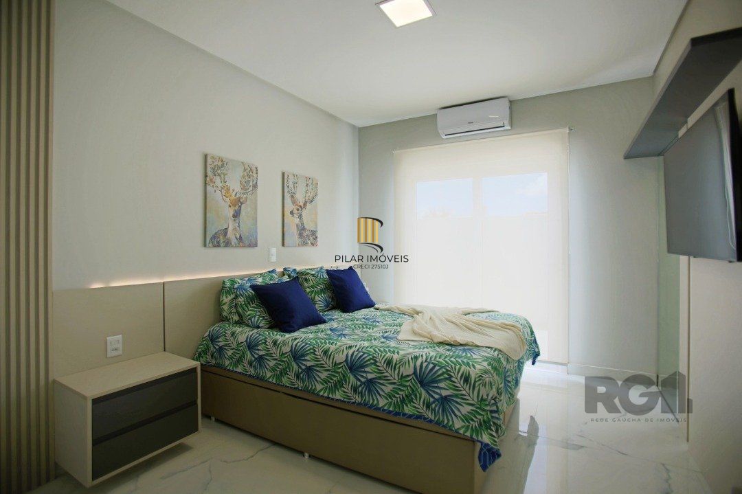 Casa 3 dormitórios no bairro Zona Nova
