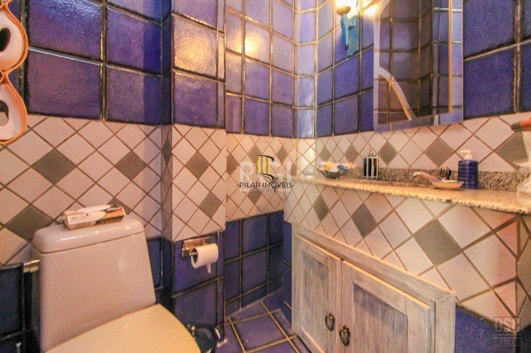 casa Living para 3 ambientes com lavabo, cozinha com pia e armários planejados