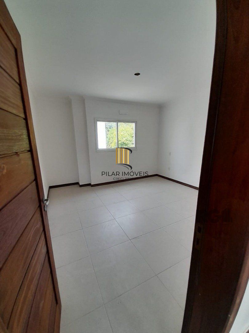 Casa 3 dormitórios no bairro Camaquã