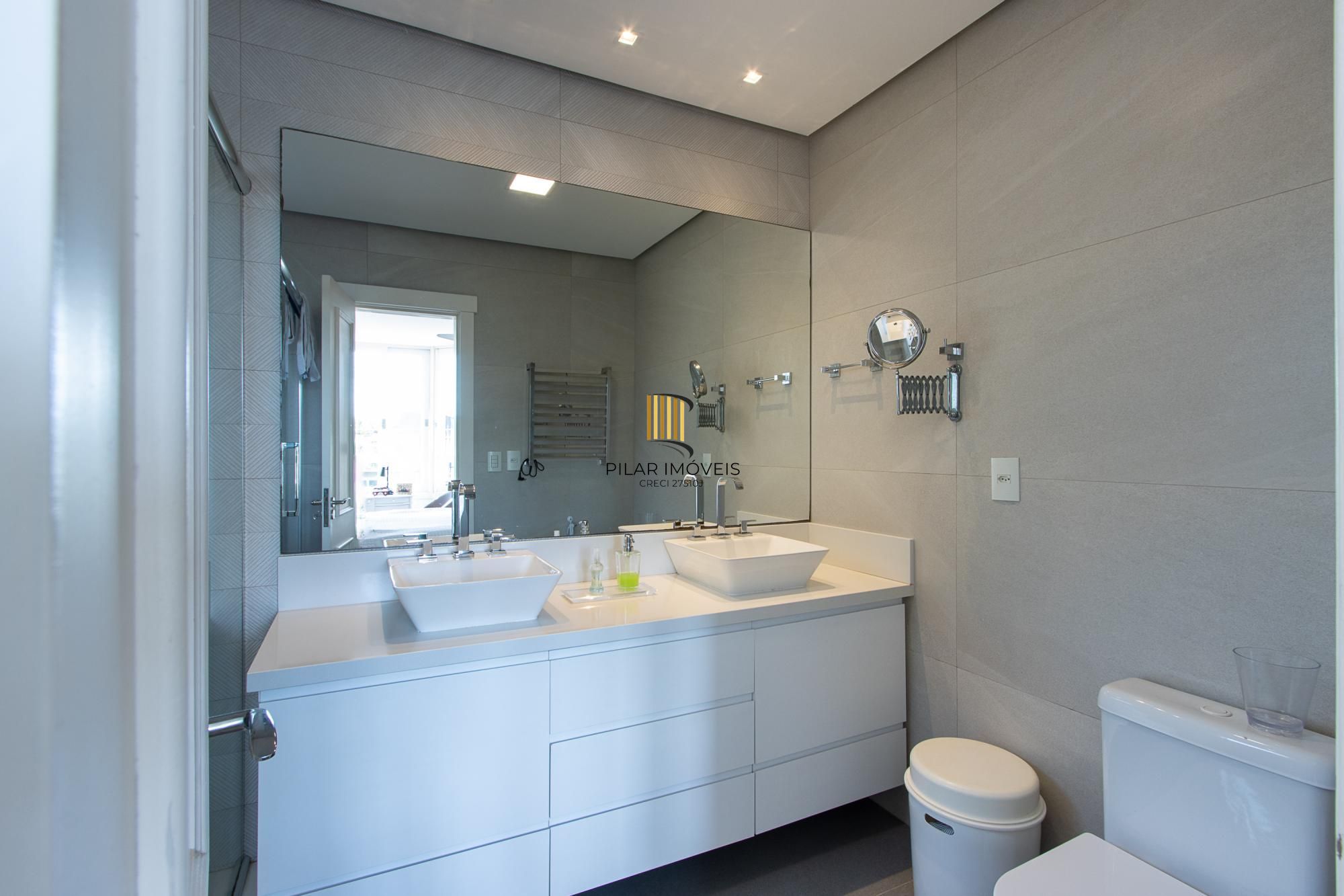 Casa no Condominio Terra Ville, com 3 quartos, piscina aquecida, espera elevador