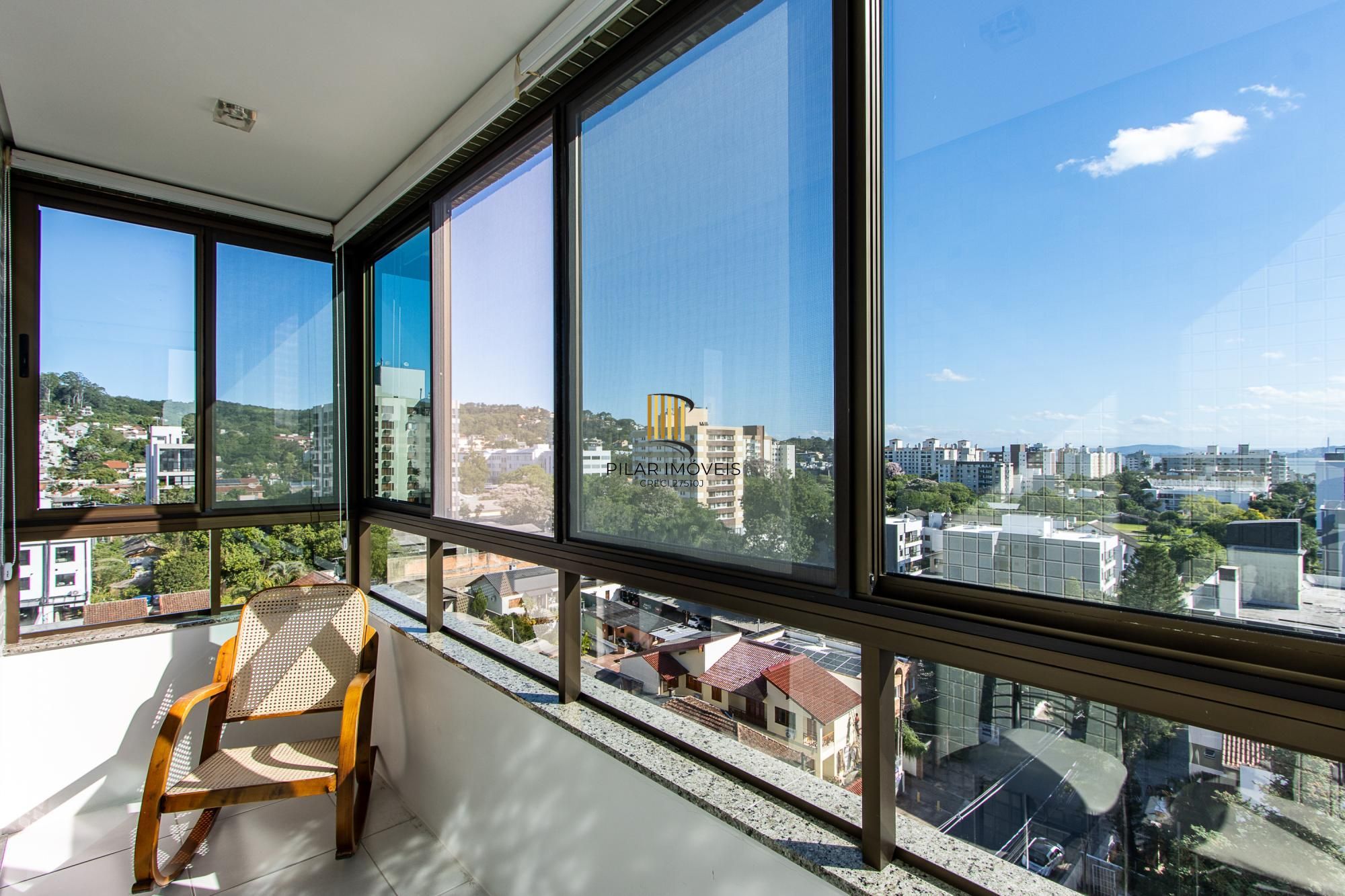 Excelente apartamento de 3 dormitórios, 1 suíte e 2 vagas no bairro Tristeza.