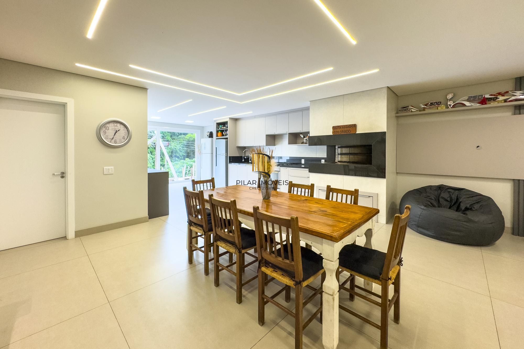 Apartamento 03 Suítes bairro Cristal, 88,97m² de área privativa, semimobiliada e 02 vagas de garagens cobertas.