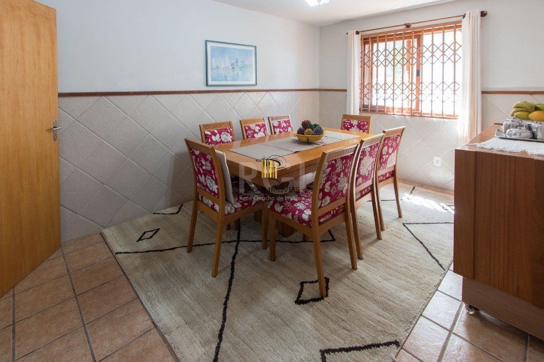 Casa para Venda - 211m², 3 dormitórios, 3 vagas - Vila Nova