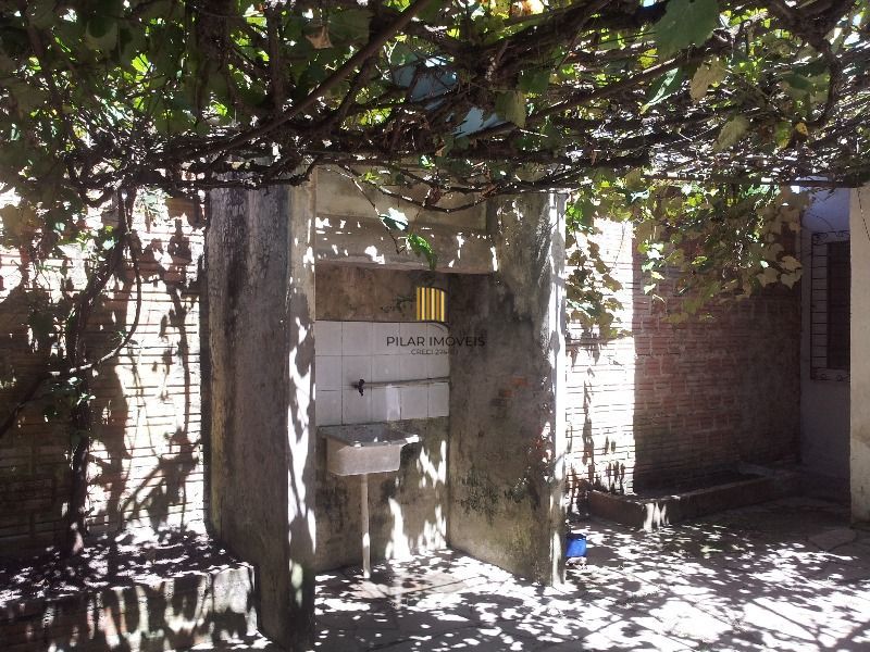 Casa para Venda com 2 dormitórios no bairro Belém Novo