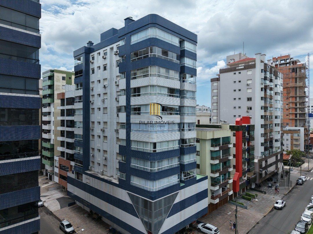 APARTAMENTO À VENDA DE ESQUINA COM VISTA LIBERADA PARA O MAR