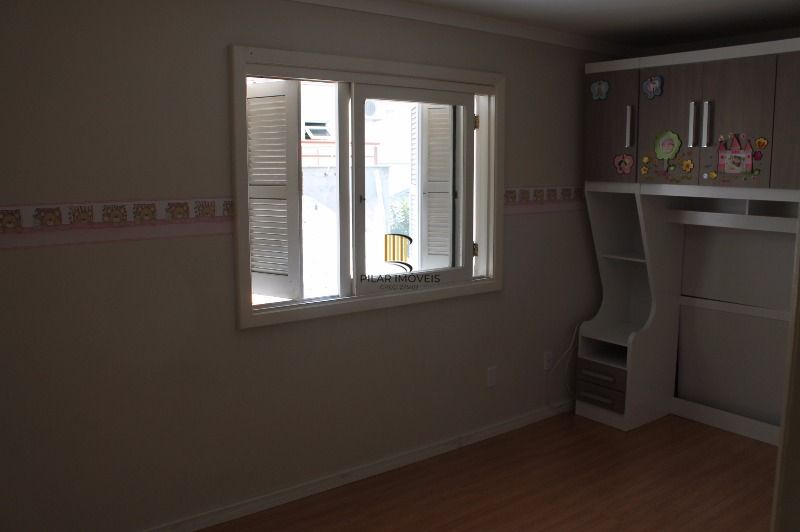 Casa para Venda - 220m², 3 dormitórios, sendo 1 suites, 4 vagas - Ipanema