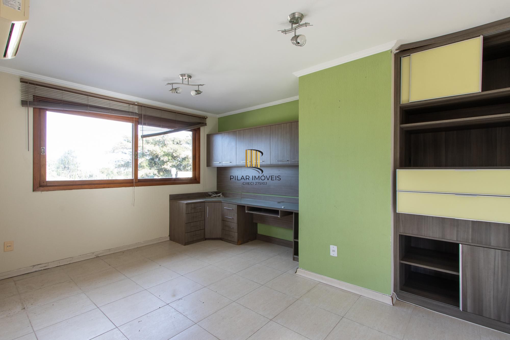 Casa em condominio Zona Sul, desocupada
