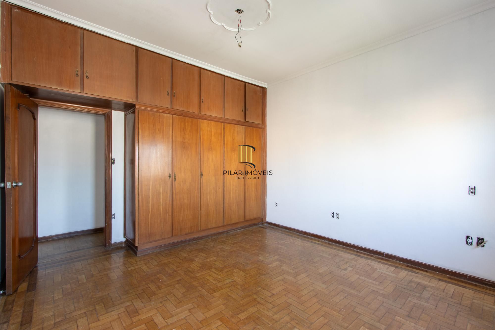 Apartamento para Venda - 238m², 3 dormitórios, sendo 1 suites, 1 vaga - Floresta