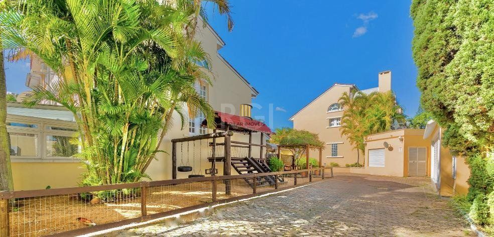 Casa Condominio para Venda - 210m², 3 dormitórios, sendo 3 suites, 1 vaga - Tristeza