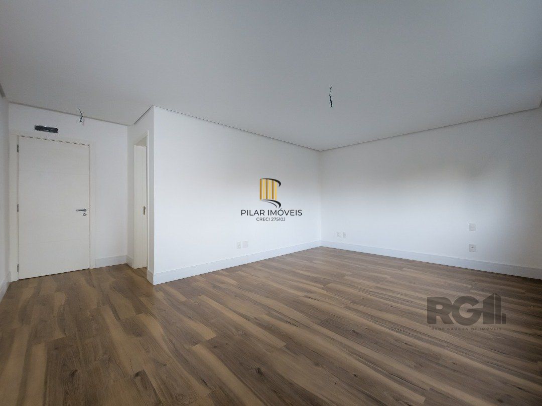 Apartamento com 145m² e 3 dormitórios no bairro Tristeza em PORTO ALEGRE para Comprar
