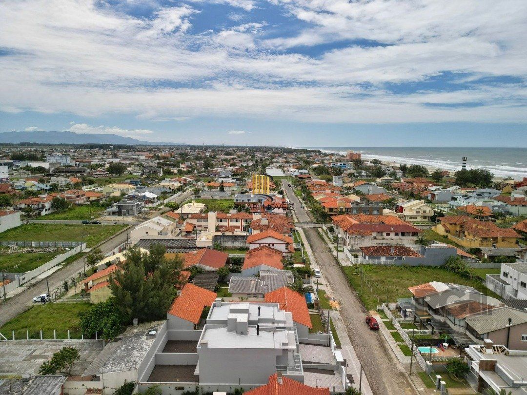 Casa 3 dormitórios no bairro Zona Nova