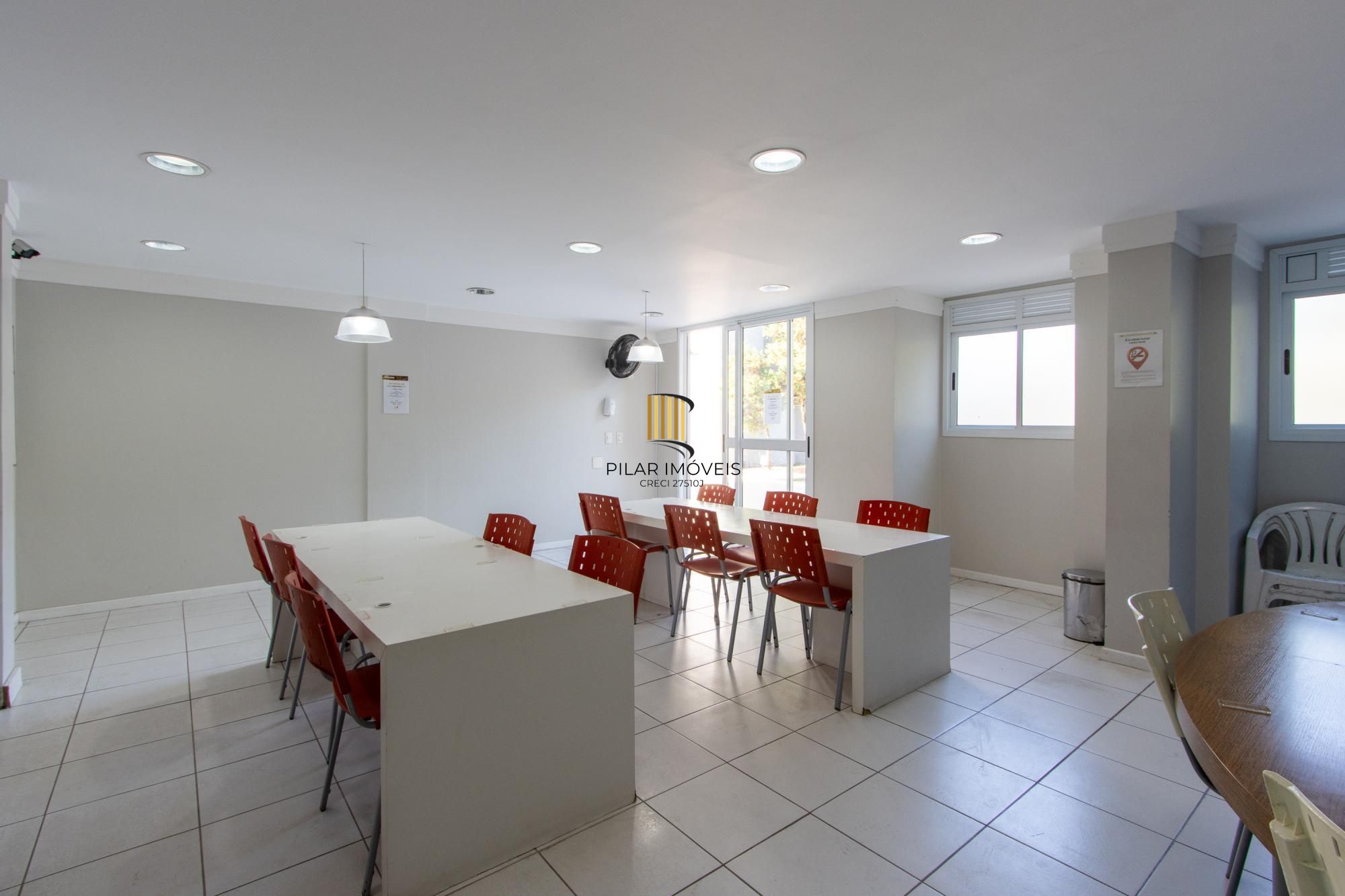 Apartamento no Bairro Cristal de 3 dormitórios,1 Suíte, Semi mobiliado com 1 vaga escriturada
