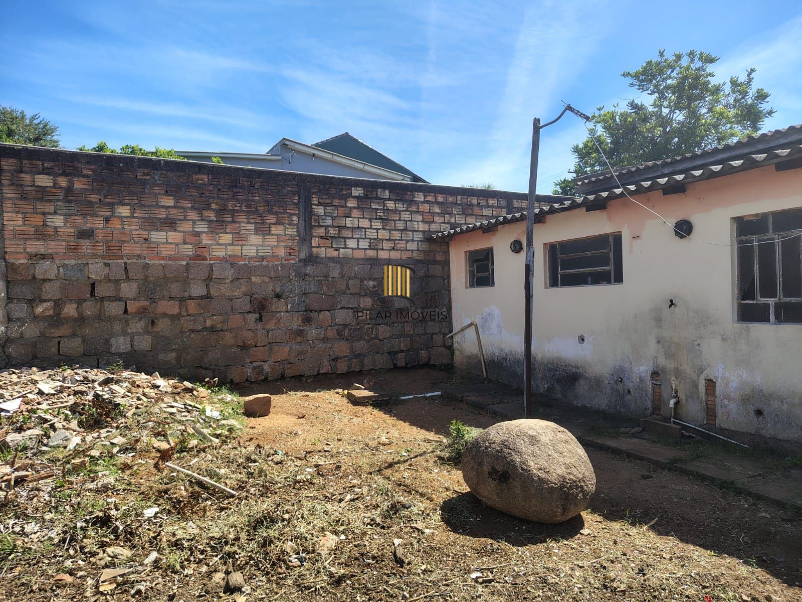 Casa térrea no bairro Vila Nova.