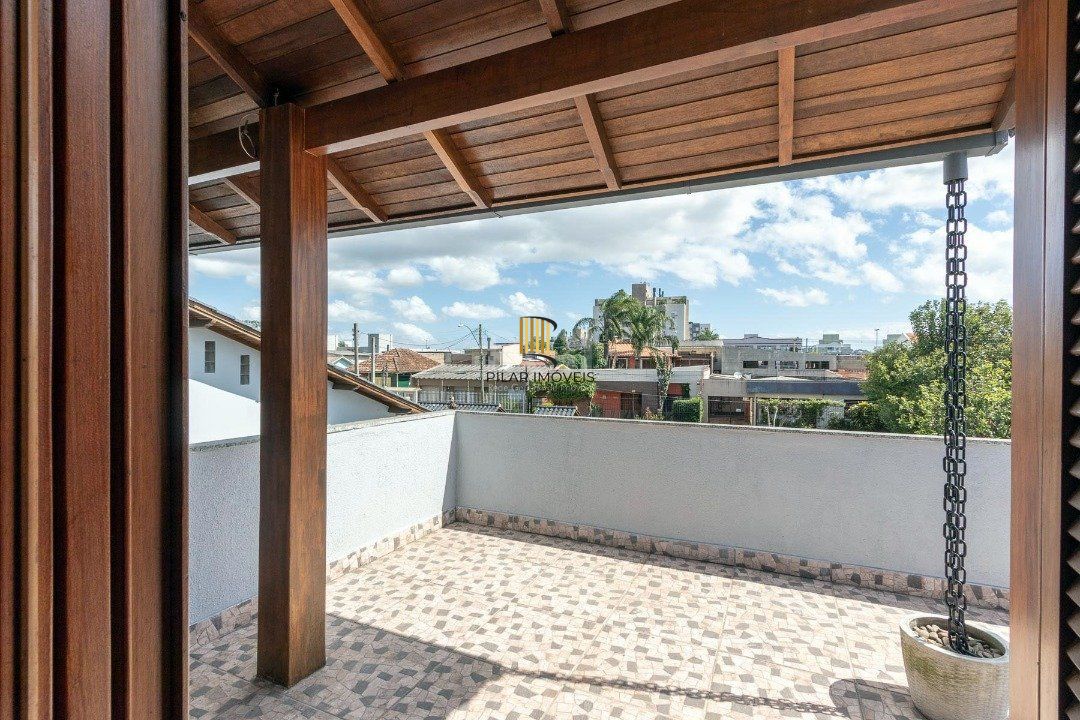 Casa para Venda - 451.63m², 5 dormitórios, sendo 1 suites, 4 vagas - Cristal