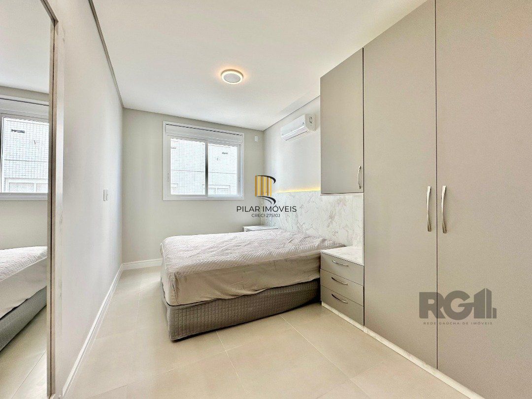 APARTAMENTO À VENDA COM SACADA DE FRENTE